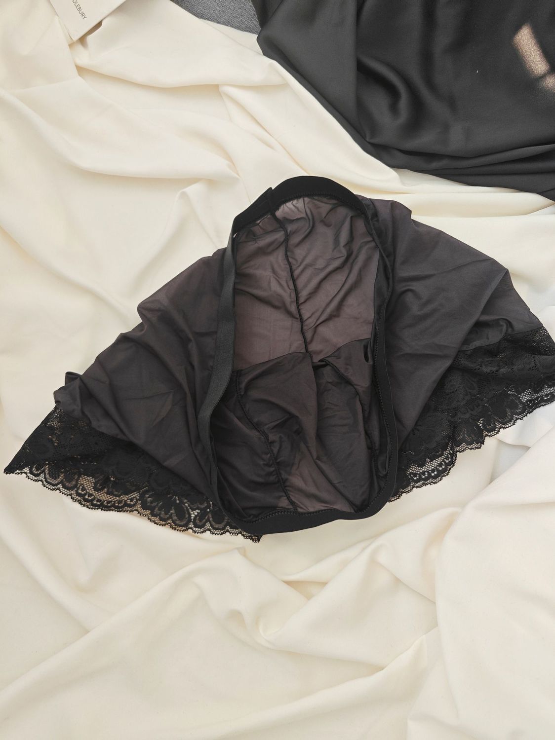 Sexy Man's Glossy Lace Hem Sho - đánh giá và giá Pouch Boxer Pouch